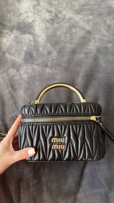 Продам сумку миумиу