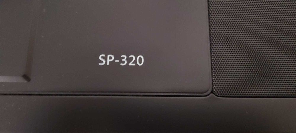 Teclado Thomann SP-320 com mala de transporte.