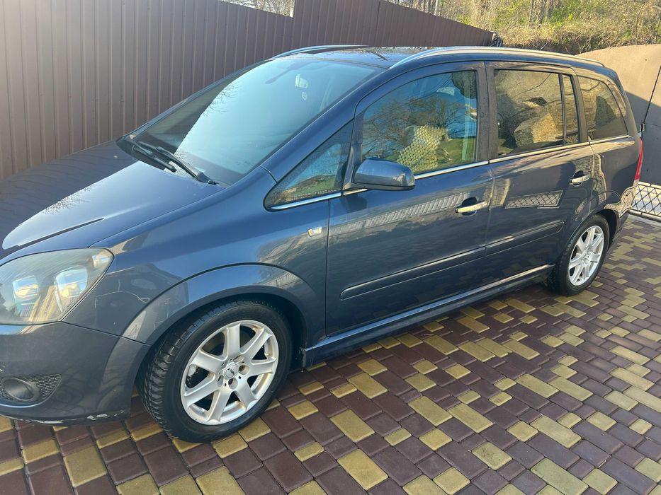 Продам OPEL ZAFIRA 1.9 150к.с 2008 рік