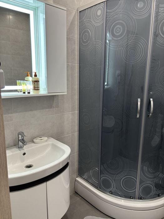 Комфортна , нова квартира в жк Набережний.