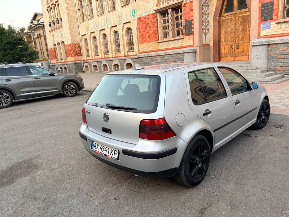 Продам Volkswagen Golf 1.6.