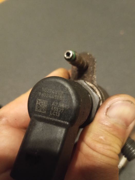 1608518380 Форсунка ЄВРО 5 1.6 HDI EHDI код 9802448680 оригінал Пежо