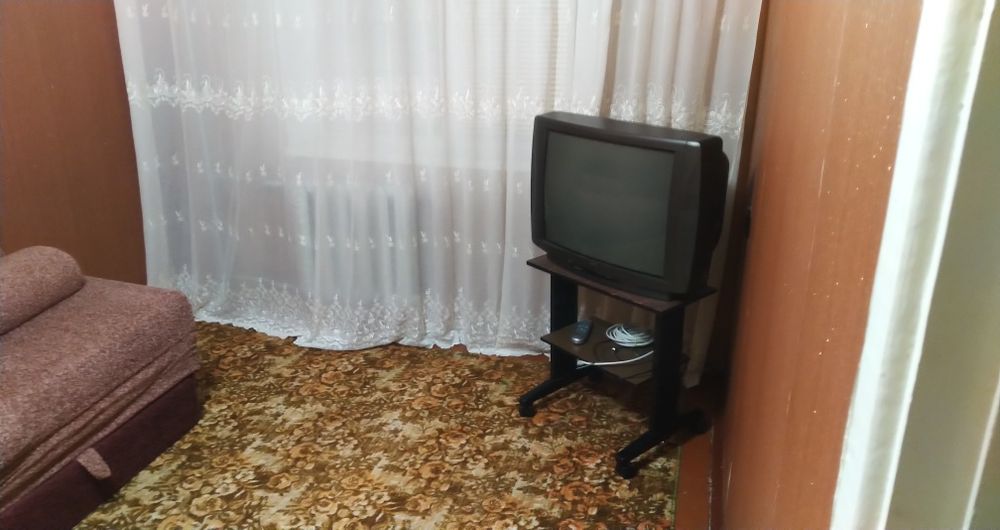 Здам 2-кімнатну квартиру (+ комунальні), перемоги 22, 3 поверх