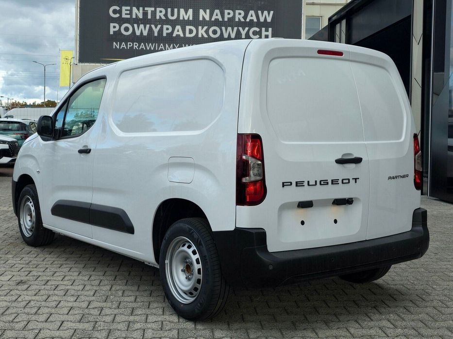 Peugeot partner Furgon M 1.2 T.Benzynowy 110KM MT6  Furgon M 1.2 T.Benzynowy 110KM MT6