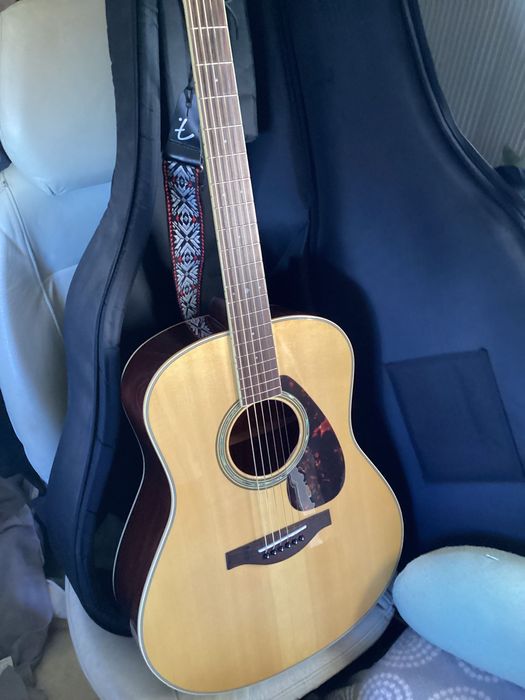 Guitarra yamaha. LL6 are