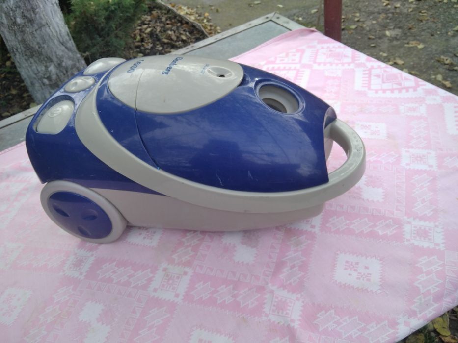 Пылесос бытовой рабочий