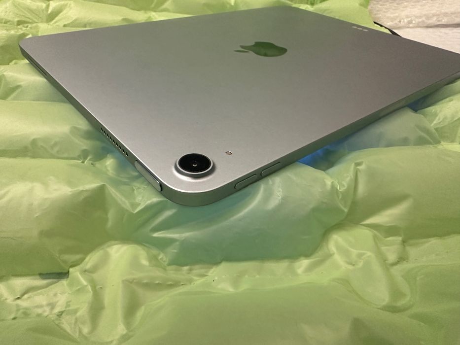iPad Air 11 M3 2024 128gb батарея 100%