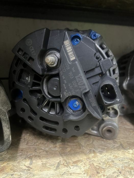 Генератори реставровані на іномарки заводські з гарантією ЄС на стенді