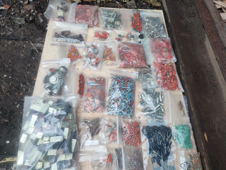 Купуємо ПЛАТИ, радіо деталі!