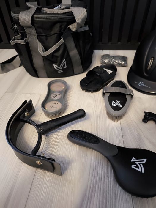 Kask jeździecki + zestaw do pielęgnacji