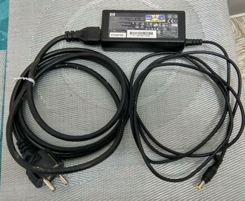 Vendo portátil para peças + carregador