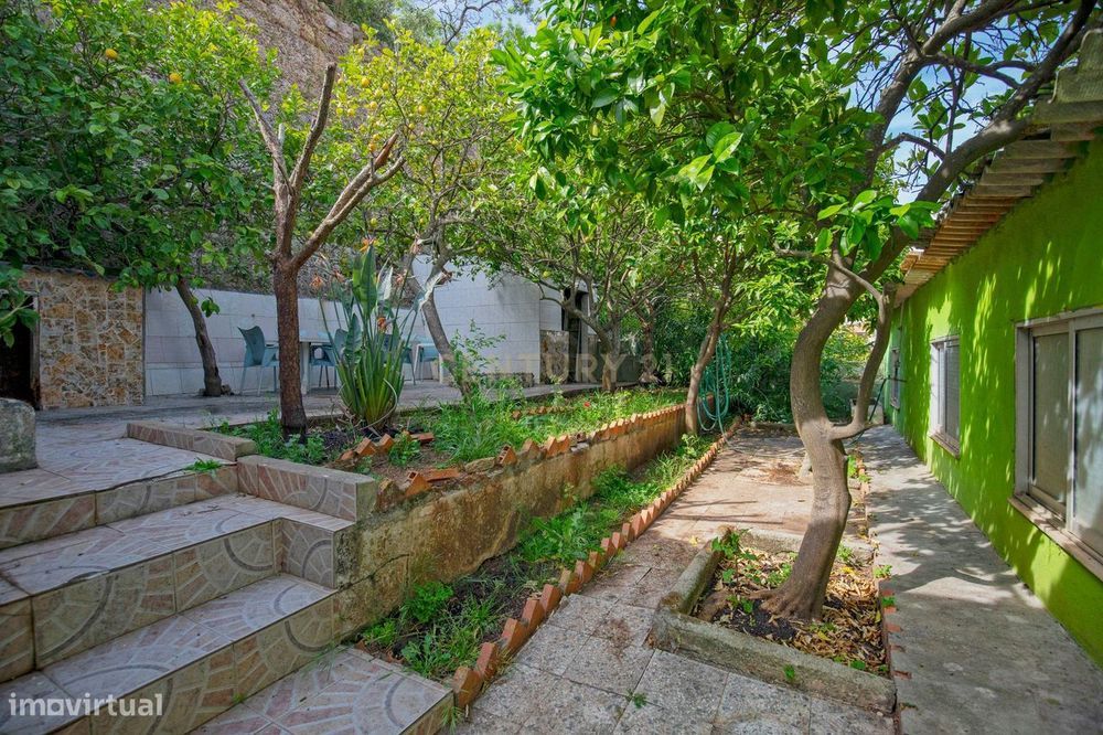 Moradia com charme histórico na zona da Palhavã, Setúbal