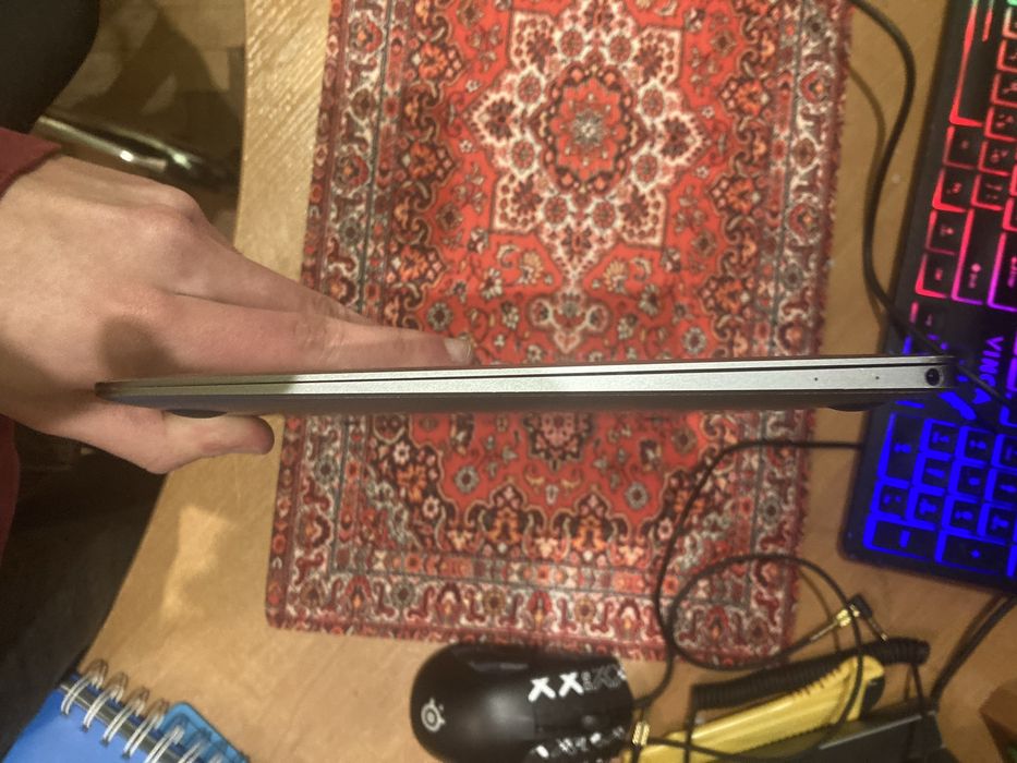 macbook 2016 8/256gb 12”