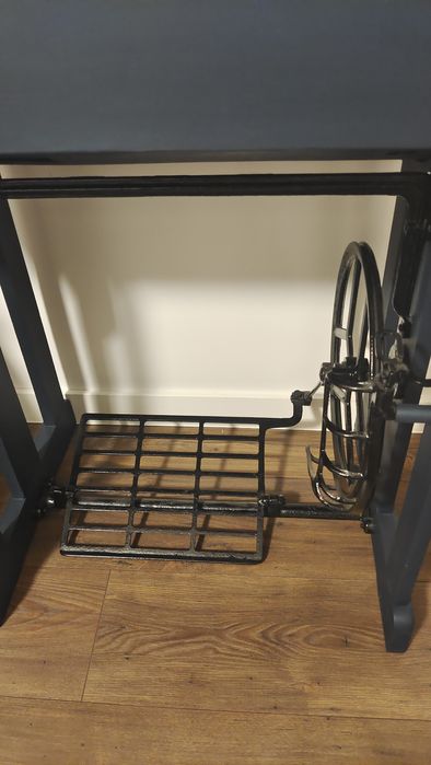 Maszyna do szycia Łucznik, stolik, konsola