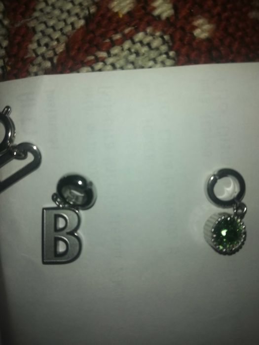 Pulseira Figu com 2 pingentes