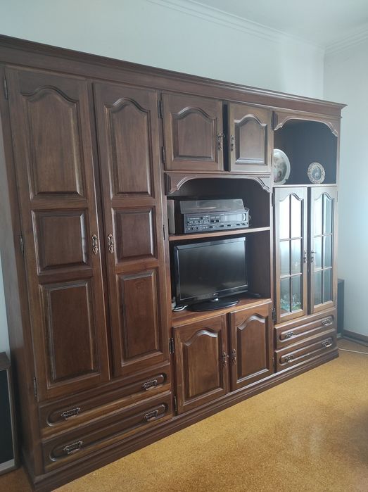 Móvel de sala c/ roupeiro