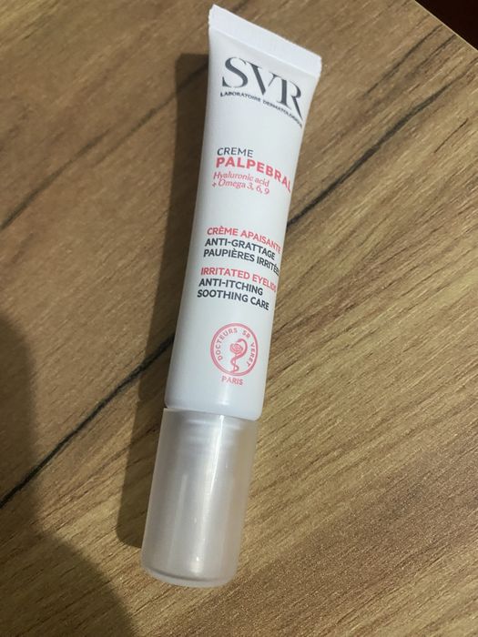 Tónico + creme rosto + creme olhos. Oferta acessórios