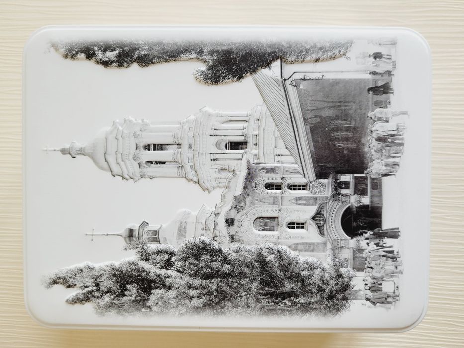 Подарункова металева коробка