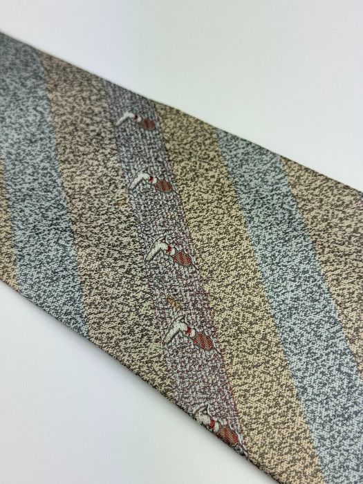 Trussardi błękitny kremowy jedwabny krawat w paski m40