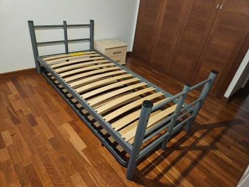 Cama de ferro dupla