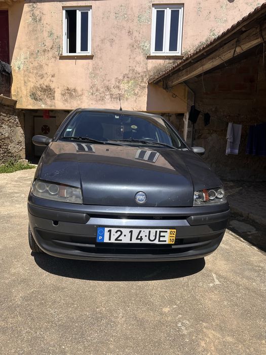 Fiat Punto económico e pronto a andar