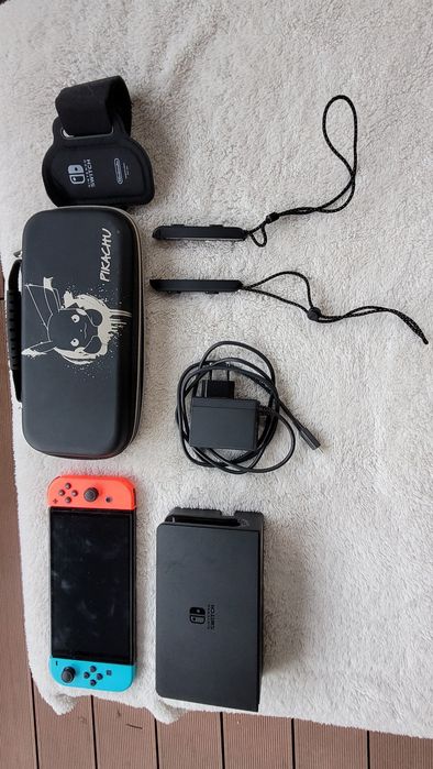 Nintendo Switch OLED z etui idealne