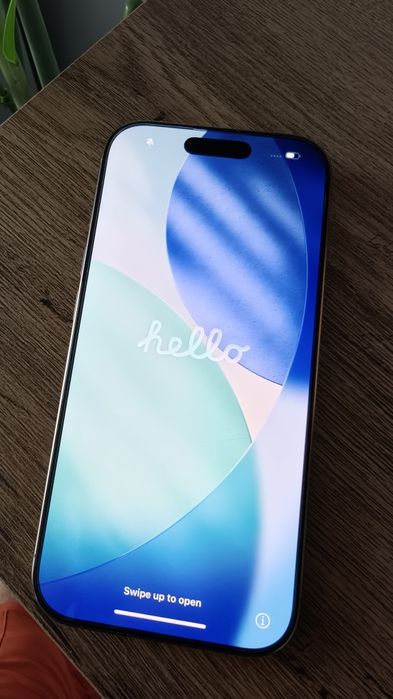 iPhone 16 pro 8/128 gb