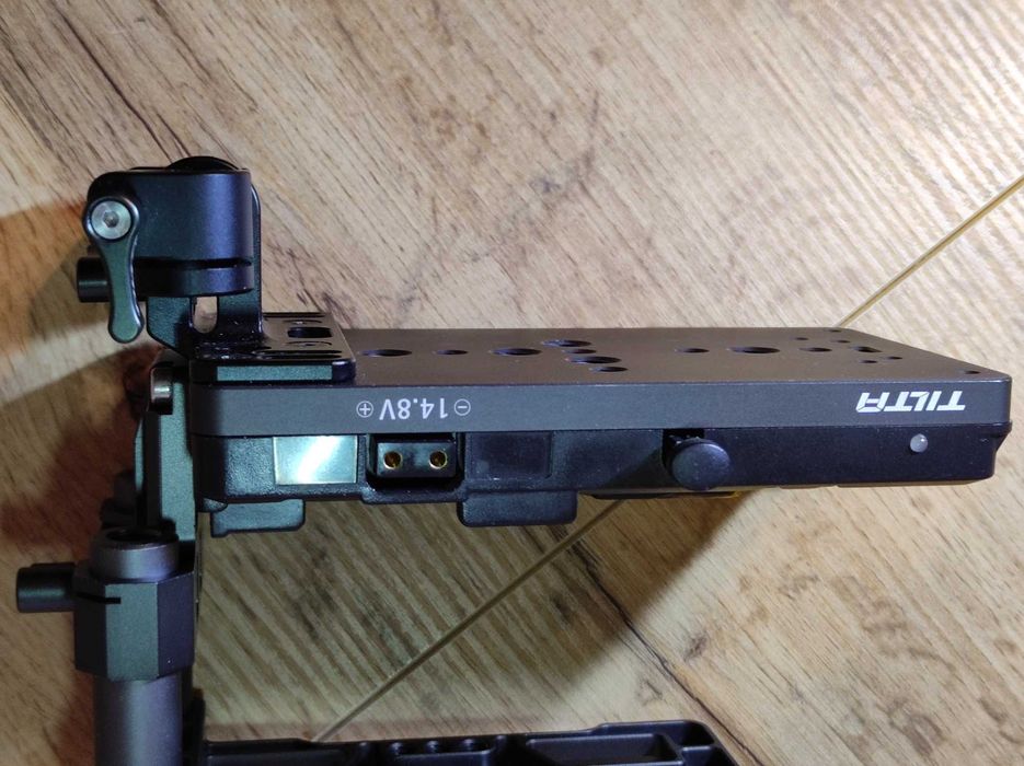 TILTA płytka zasilająca V-Mount [TA-BTP2-V-G] + baseplate D-tap/12v/8v
