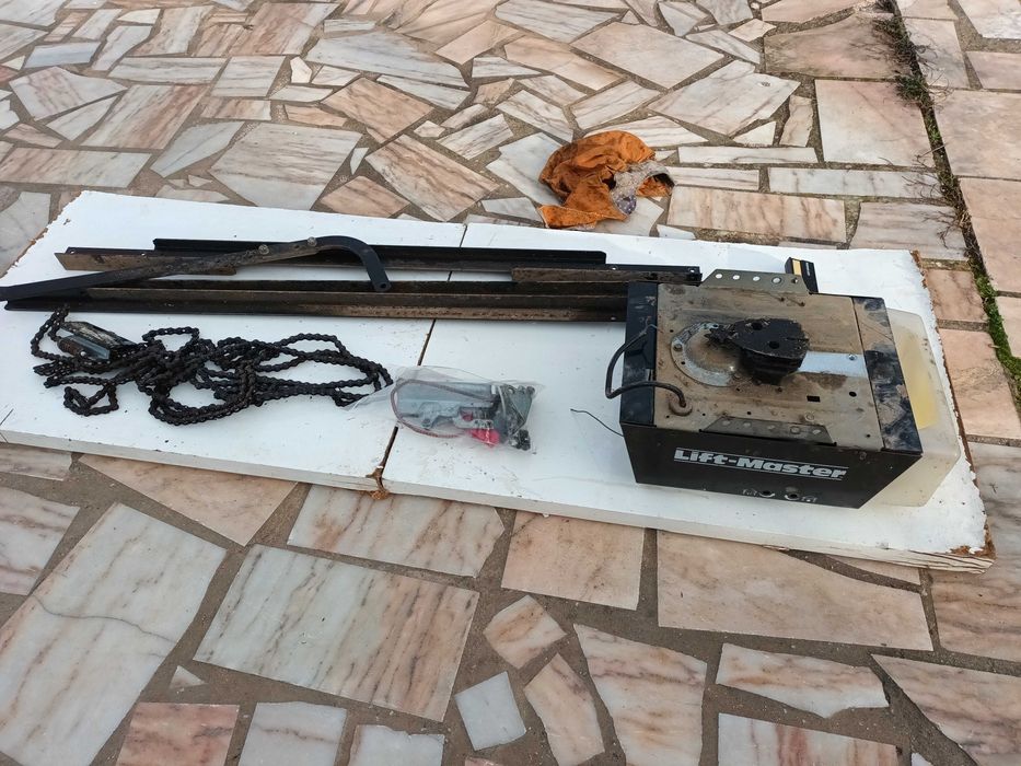 Automatismo de portão de garagem, LIFT Master, Avariado , (Para peças)