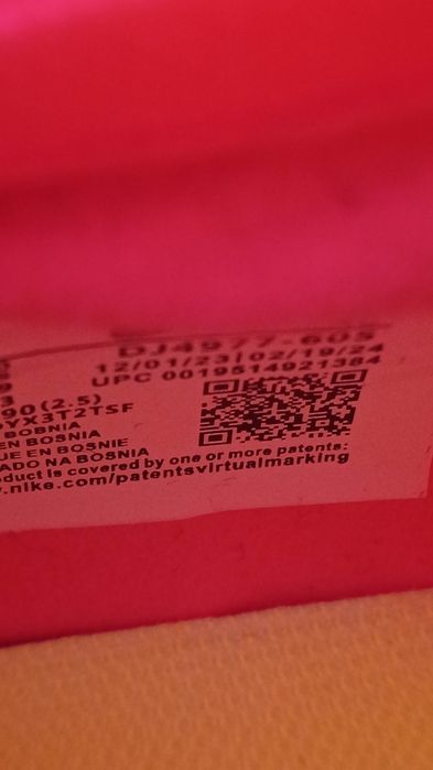 Nowe korki półprofesionalne Nike Mercurial