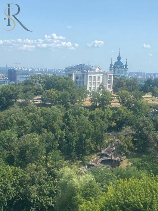 Оренда представницької видової квартири Центр Золоті Ворота Без %