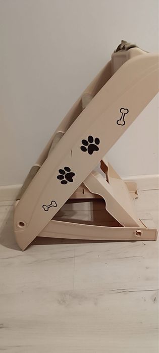 Mam na sprzedaz schodki dla zwierzaka