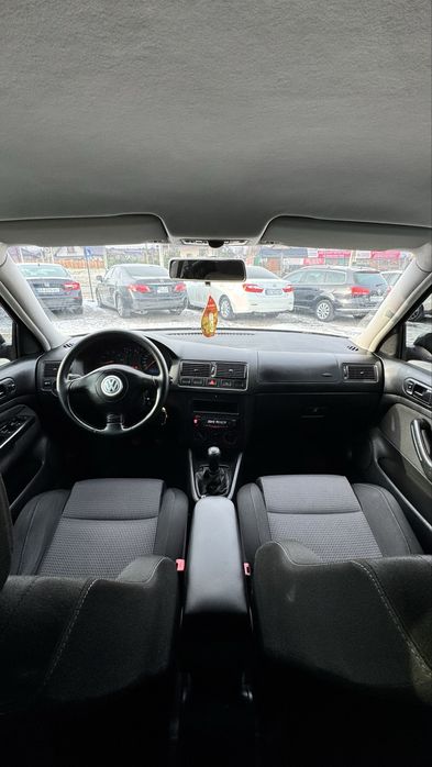 Volkswagen Golf IV Фольксваген Гольф 4 2003 р 1,6 MPI бенз 5 МКПП