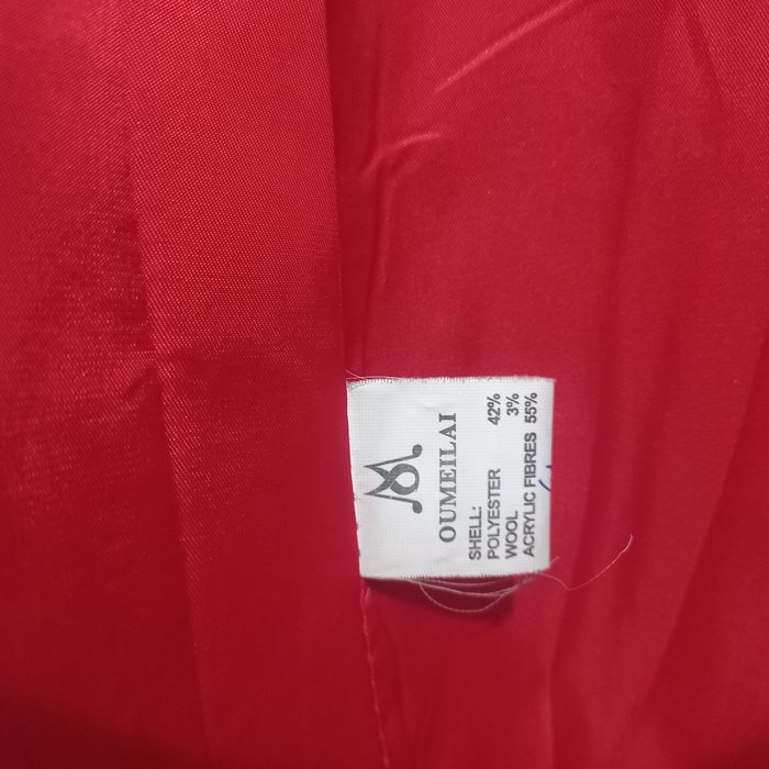 Жіноче червоне пальто