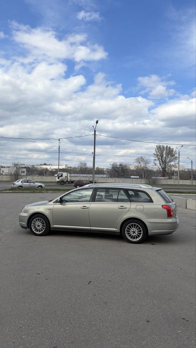 Toyota Avensis 2.0 дизель в гарному стані