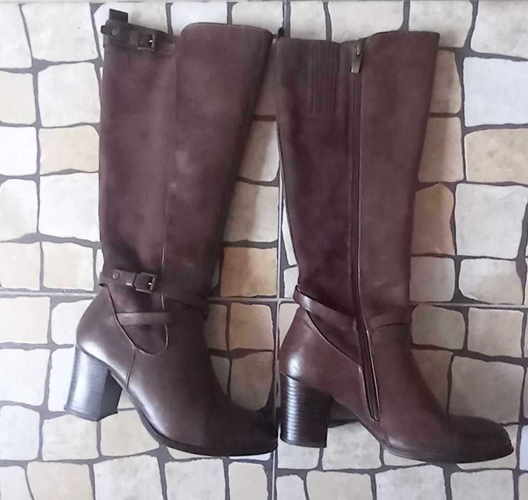 Botas de salto e cano alto - Tamanho 36