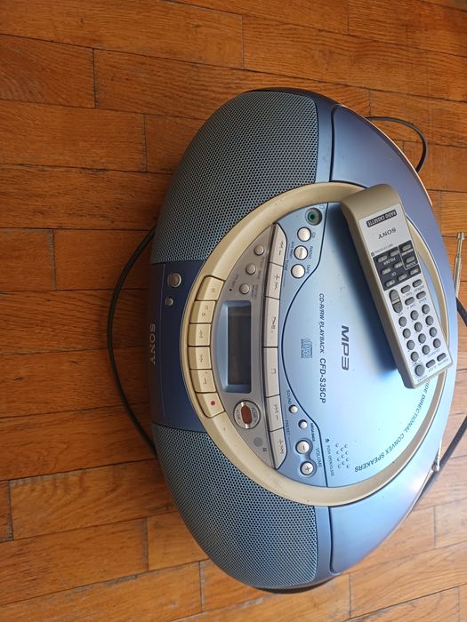 Музичний центр Sony CFD-S35CP.