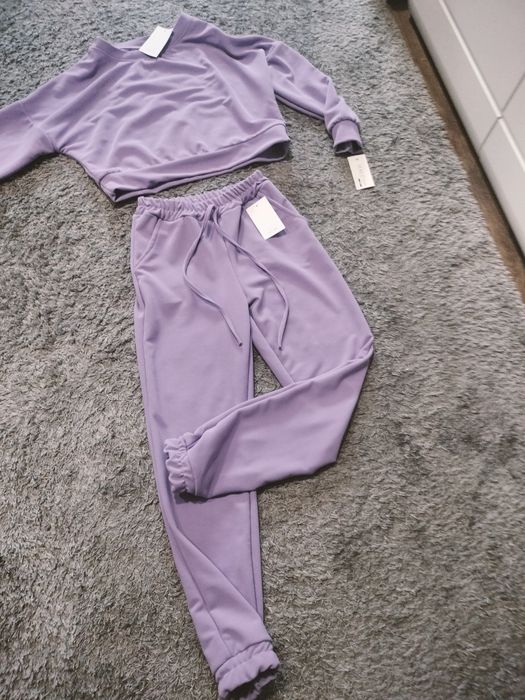 Przepiękny dres przepiękny kolor