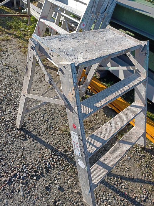 schody do prac budowlanych ,drabinka aluminiowa składana ,rusztowanie