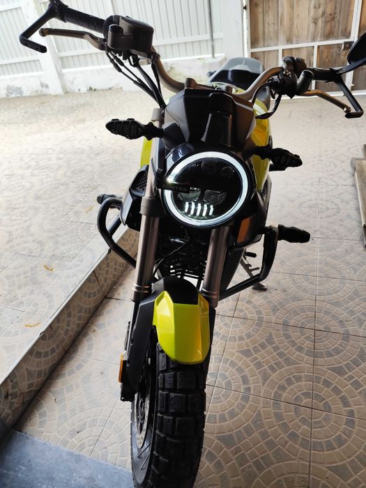 Moto 125 Zontes 2780Km