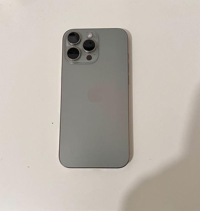 iPhone 16 Pro Max bateria a 98% Factura e garantia
