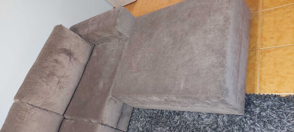 Sofá de 3 lugares em tecido