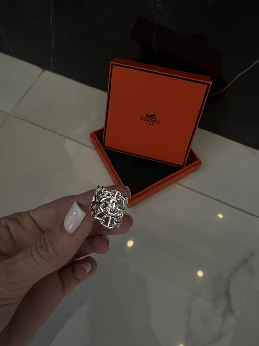 Hermes колечко.