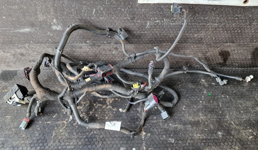 wiązka instalacja komory silnika 39120839_h  39120839 opel astra k v 1