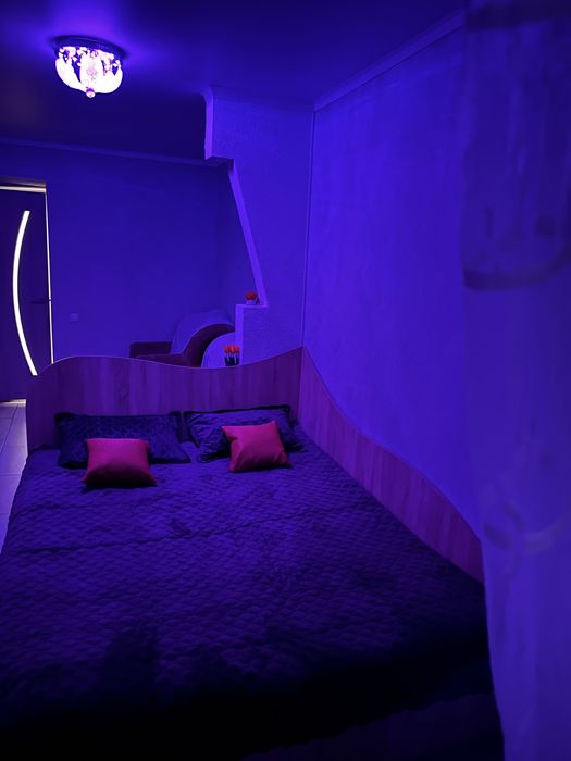 Квартира ТЕПЛА 1к - 2к, Зарічанська, Центр, Оазис подобово