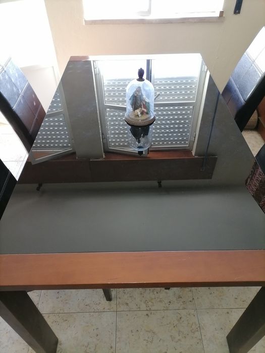Mesa com vidro extensível
