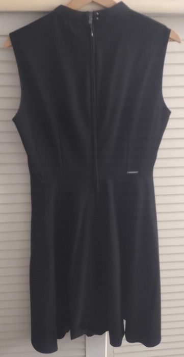 Czarna sukienka firmy Orsay