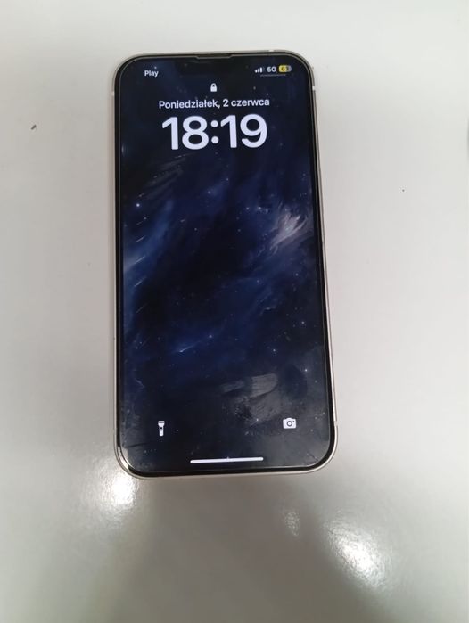 iPhone 13 128GB – uszkodzony Wi-Fi i Bluetooth, porysowane plecki