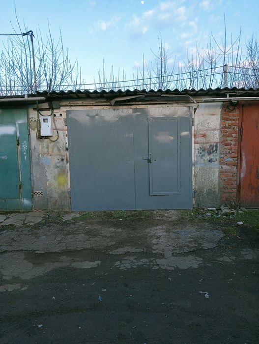 Продам гараж ! Земля і гараж приватизовані.Кооператив"Західний"