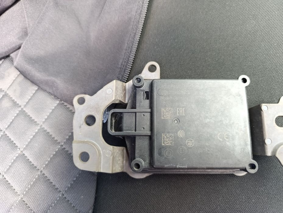 Toyota C-HR radar, czujnik sensor 88210-F4050